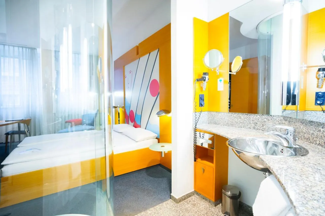 Hotel Berlin Ostbahnhof 4*,