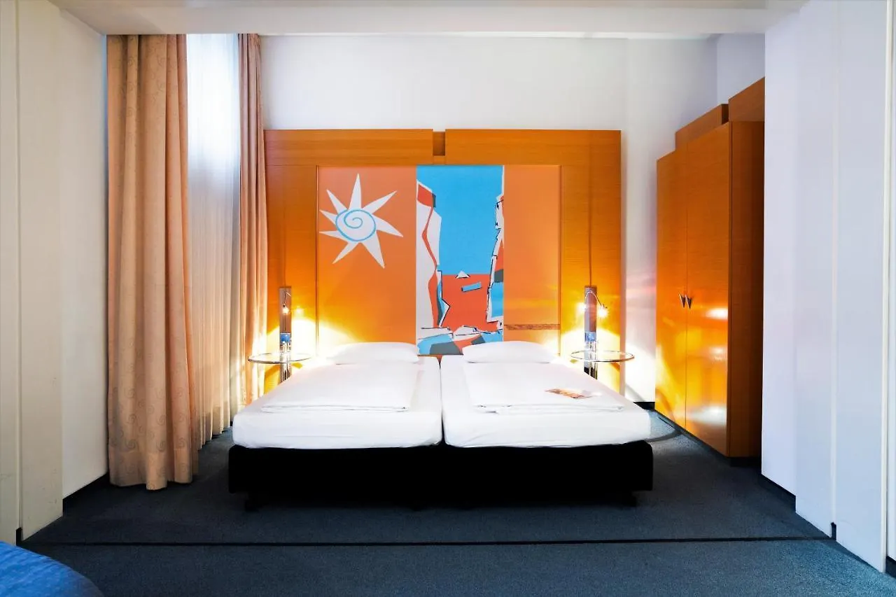Hotel Berlin Ostbahnhof 4*,